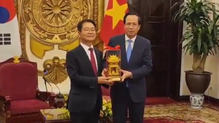 이정식 "베트남과 노동허가 요건 완화 적극 협의" / YTN