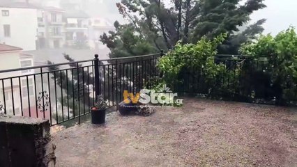 Καρπενήσι: Έντονη χαλαζόπτωση και δυνατοί άνεμοι - Έπεσε χαλάζι σε μέγεθος παγάκι