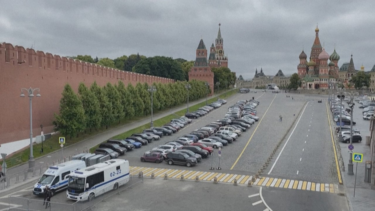 Russie: Poutine met en garde contre une "guerre civile" après la "trahison" du chef de Wagner