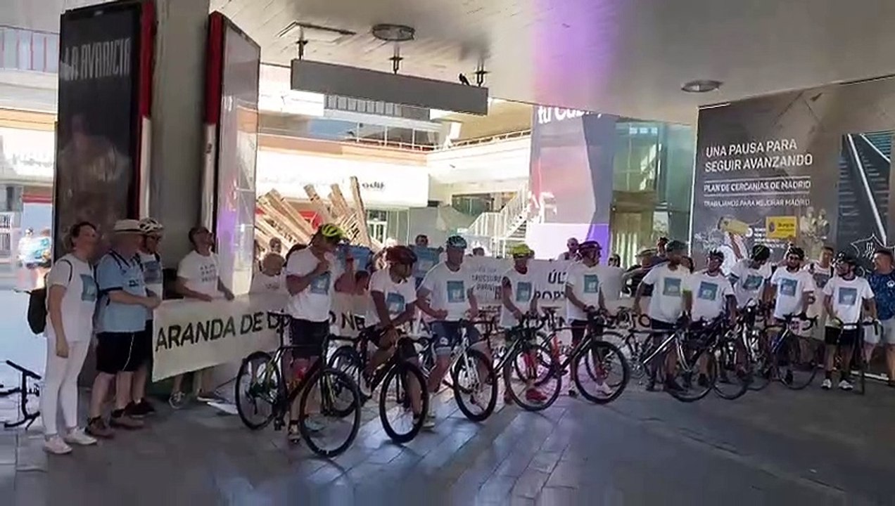 Marcha en bici desde Aranda hasta la estación de Chamartín, en Madrid, para reclamar la reapertura del tren Directo.