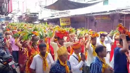 गोमती धाम में गुुरुपूर्णिमा उत्सव शुरु, शहर में निकली कलश यात्रा