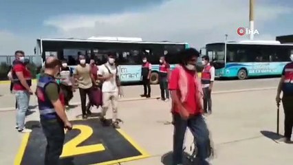 296 Afganistanlı göçmen ülkelerine gönderildi