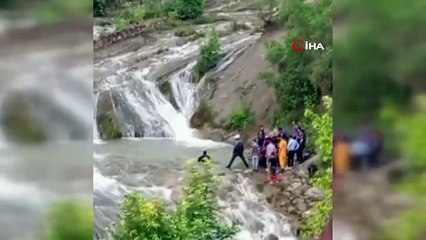 Serinlemek için gölete giren iki kişi boğuldu