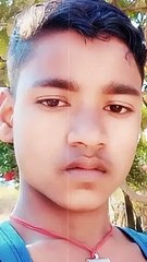 दो लड़कियां एक लड़के के लिए लड़ रही हैं और लड़का लड़ने जा रहा है