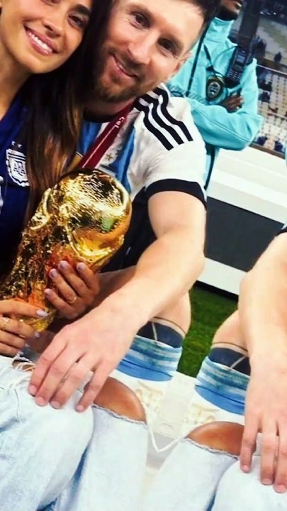 Lionel Messi and Antonela Roccuzzo with Family