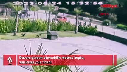 Duvara çarpan otomobilin motoru koptu, sürücüsü yola fırladı