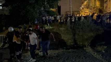 Bıçaklı kavgada yaralandı, dereye saklandı