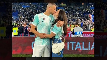 La femme de Dzeko, qui a confectionné le maillot de Fenerbahçe avec un haut de bikini, fascinée par son physique