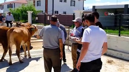 Erzincan polisinden kurban satıcılarına 'sahte para' uyarısı
