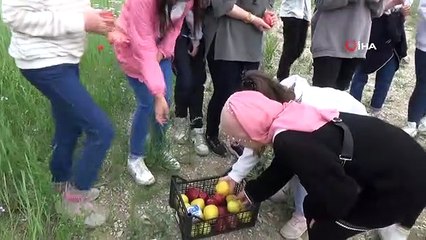 Öğrencilere tarlada ata tohumun ve organik tarımın önemi anlatıldı