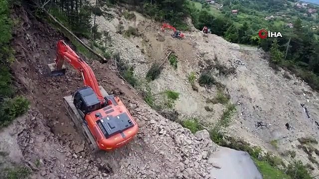 Kastamonu'da Sel ve Heyelanların Yıktığı Yollar Yeniden Yapılıyor