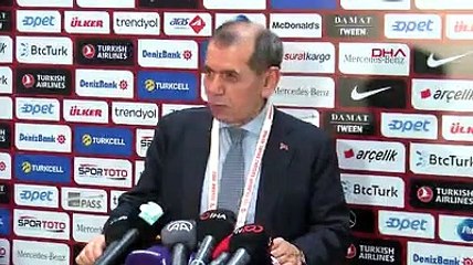 Galatasaray Başkanı Dursun Özbek, basın mensuplarına açıklamalarda bulşundu