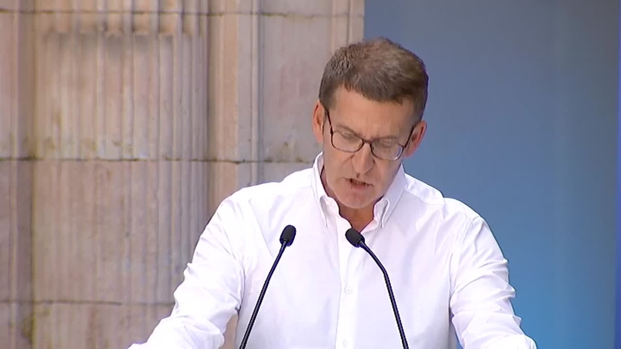 Feijóo: "Frente a aquellos que pretenden politizar las familias, nosotros no lo haremos: haremos buenas políticas para las familias"