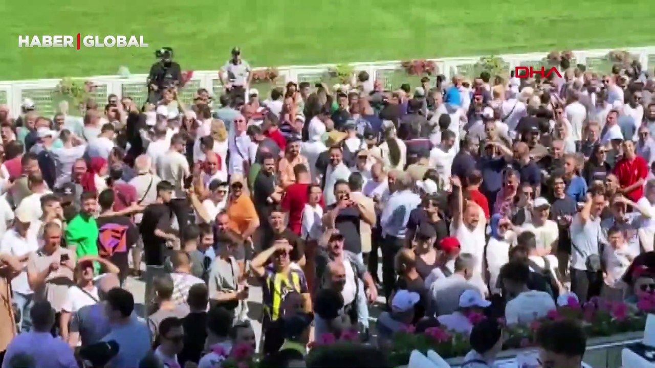 Aziz Yıldırım'a Veliefendi Hipodromu'nda sürpriz tezahürat: "Aziz başkan ne olur gel, Allah aşkına"