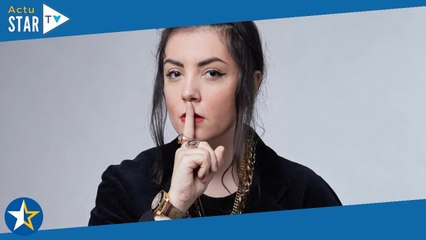 Hoshi embrasse sa compagne Gia pour la pride à Paris : "L'amour est toujours plus fort que la haine"