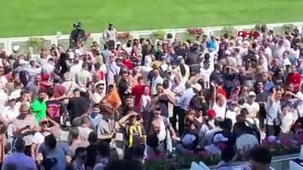 Veliefendi Hipodromu?nda 'Aziz Yıldırım' sesleri