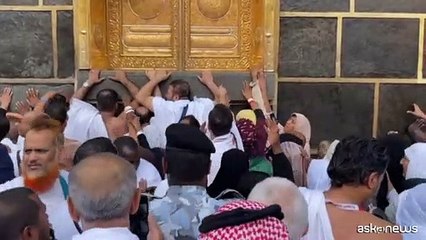 La Mecca: il rituale del tawaf per i pellegrini musulmani