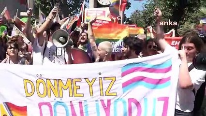 İstanbul'da LGBTİ+ Onur Yürüyüşü'ne Polis Engeli