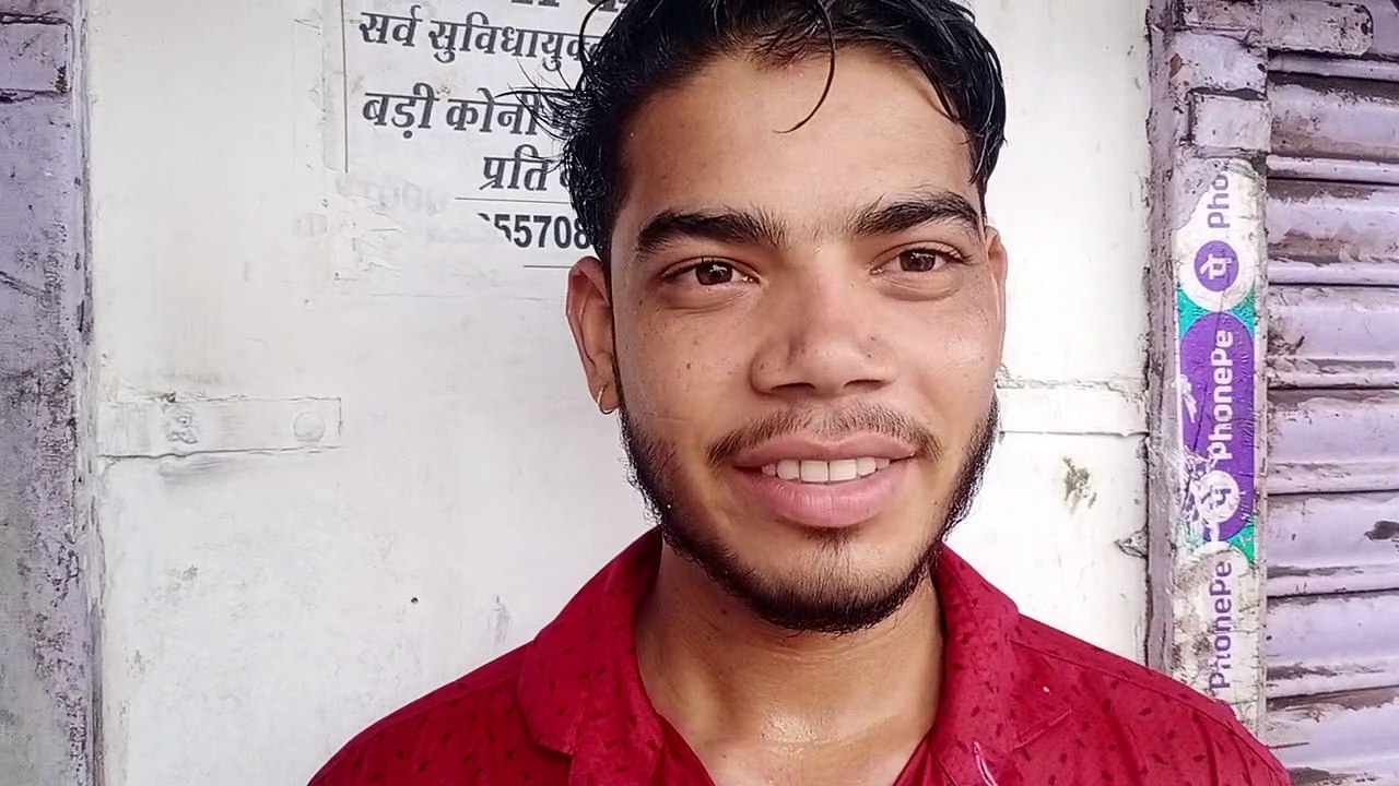 तोड़फोड़ से दुकानदार ही नहीं विद्यार्थी भी हुए...