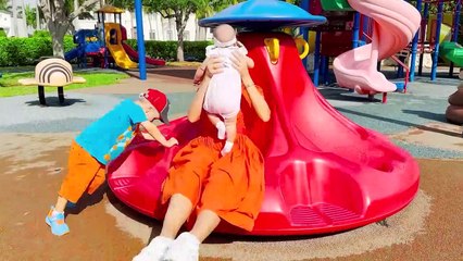 كريس يريد أن يكون أخًا جيدًا لأليس - Vlad and Niki Arabic