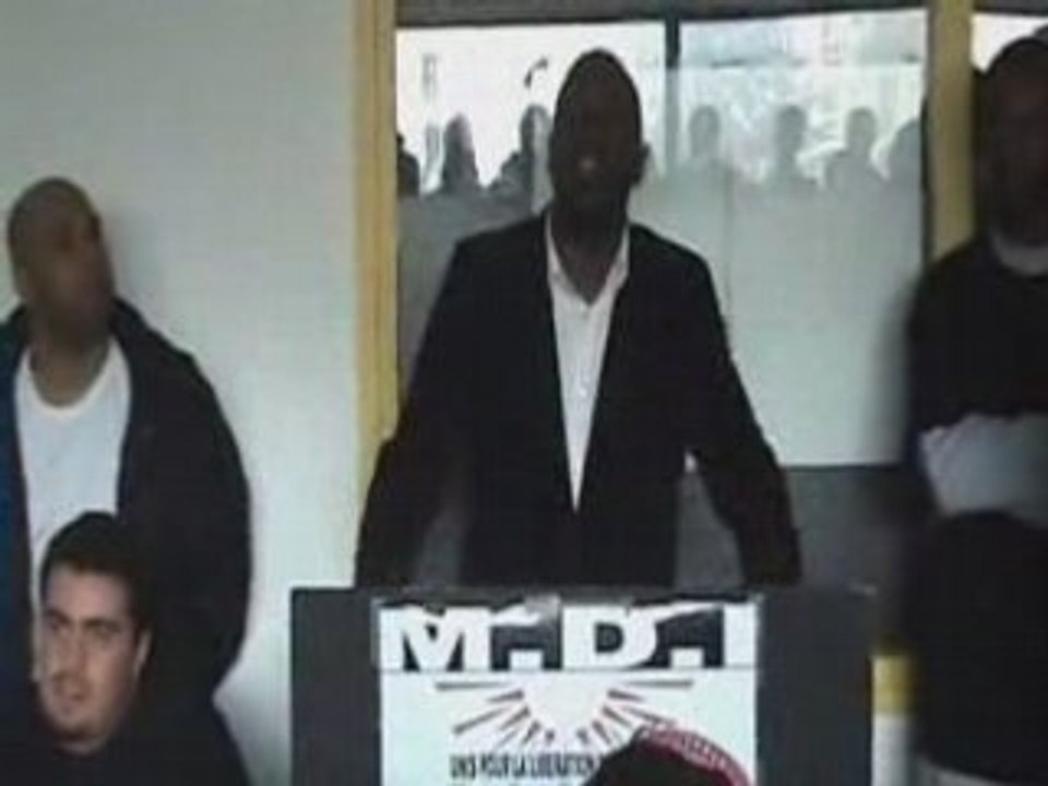 Kémi Séba ARRETE ce matin par la section anti-terroriste