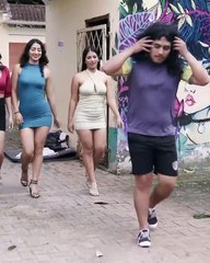 Besó a un vαgαbundo por dinero y lo obligó a casarse con ella. 