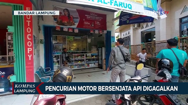Terekam CCTV, Aksi Pencurian Motor Bersenjata Api Digagalkan Warga