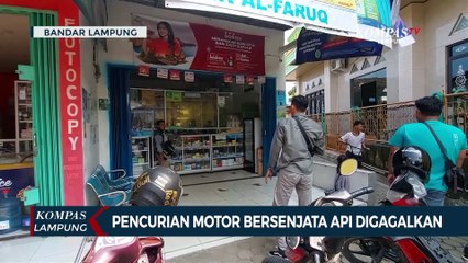 Terekam CCTV, Aksi Pencurian Motor Bersenjata Api Digagalkan Warga