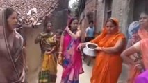 मुंगेर: यहाँ के ग्रामीणों को प्यास बुझाने के लिए बहाना पड़ता है पसीना, देंखे रिपोर्ट