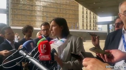 Télécharger la video: Mes, Schlein: governo Meloni irresponsabile, ci mette in imbarazzo