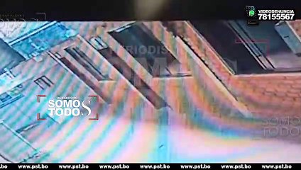 CÁMARAS MUESTRAN A UN SUJETO SALIR Y CERRAR LA HABITACIÓN DE UN ALOJAMIENTO