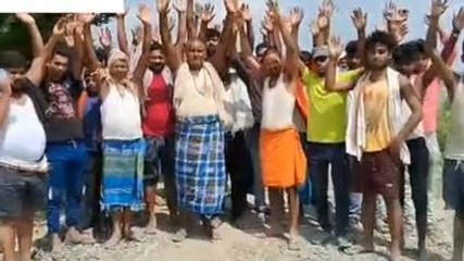 मधेपुरा: सड़क निर्माण में अनियमितता के खिलाफ ग्रामीणों ने जमकर किया विरोध प्रदर्शन