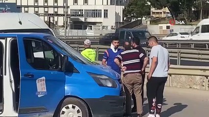Le service des travailleurs et le bus midi de fret sont entrés en collision : 4 blessés