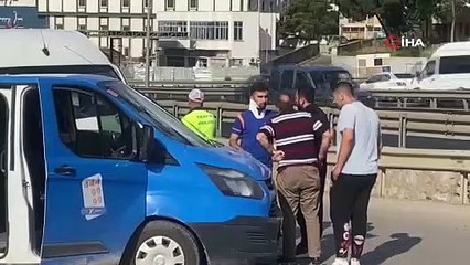 İşçi servisi ile kargo midibüsü çarpıştı: 4 yaralı