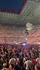 Coldplay a Milano, l'omaggio di Chris Martin che canta O mia bela Madunina