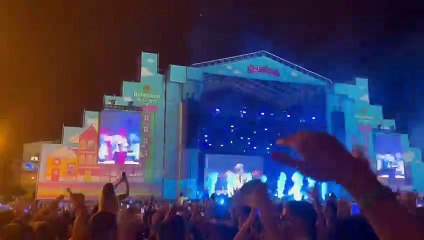 Bizarrap pone la canción de Quevedo durante el Boombastic Canarias