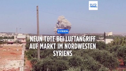 Télécharger la video: Syrien: Viele Tote und Verletzte bei Angriff auf Markt in Idlib