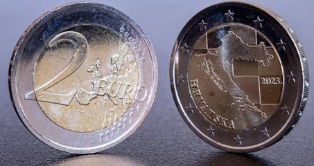 Su dağıtıcısının çektiği video gündem oldu: TL bulamayınca çantasından 2 euro silkeledi, 'üstü kalsın' dedi