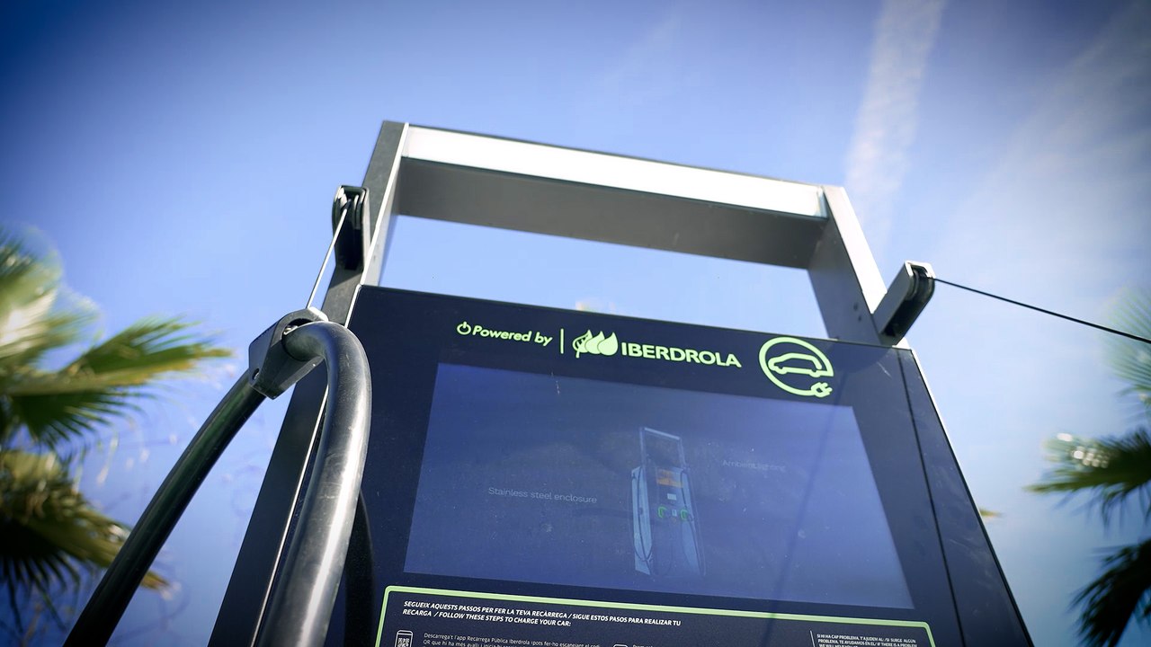 Iberdrola instalar más de 160 puntos de recarga para camiones eléctricos