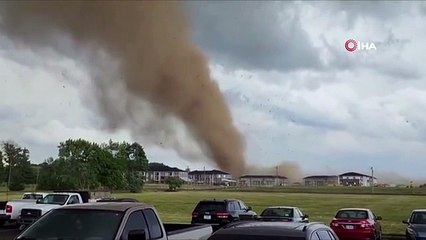 Aux USA, la tornade a soufflé les toits des maisons, 1 personne est morte