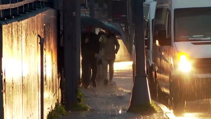 İstanbul Valiliği'nden kuvvetli yağış uyarısı: Saat 16.00'ya kadar dikkatli olunmalı