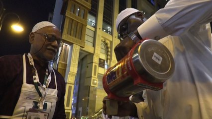 خدمة الحجاج.. شرف متوارث لأهل مكة