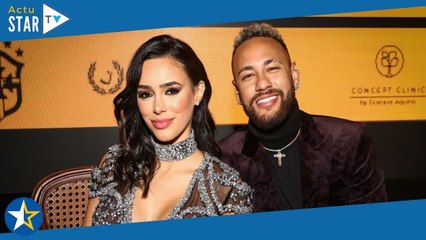 PHOTOS Neymar : Après les excuses pour infidélité, l'unité en famille avec sa compagne enceinte et s