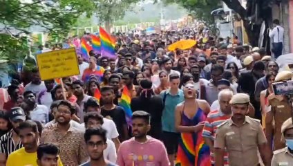 चेन्नई के एगमोर में बड़ी संख्या में एलजीबीटी के अधिकारों के लिए मार्च किया... देखें वीडियो..