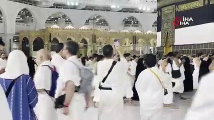 Minikler gözlerini Kabe'de açıyor