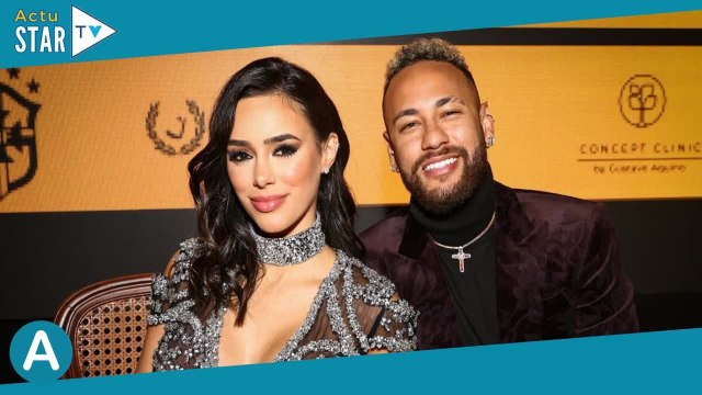 PHOTOS Neymar : Après les excuses pour infidélité, l'unité en famille avec sa compagne enceinte et s