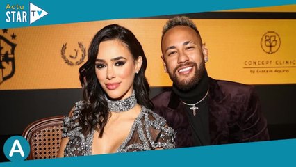 PHOTOS Neymar : Après les excuses pour infidélité, l'unité en famille avec sa compagne enceinte et s