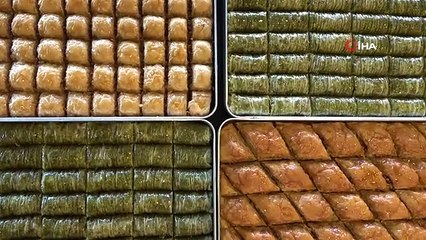 Muş'ta Bayram Tatlıları Tezgahları Süsledi