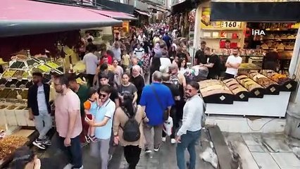 Eminönü'nde Bayram Hareketliliği
