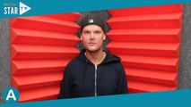Avicii prétentieux et entouré d'une 